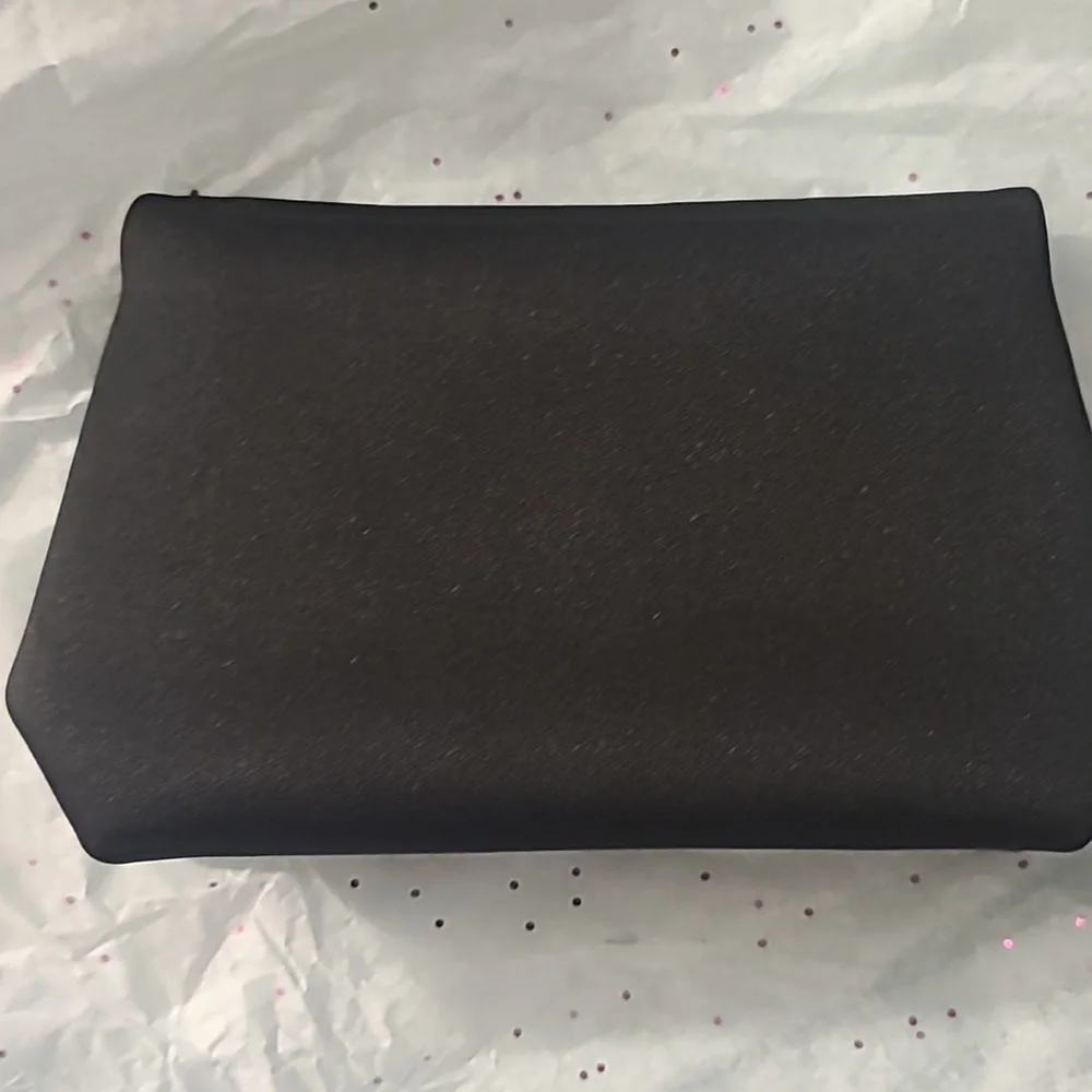 NWOT skims neoprene waterproof mini cosmetic bag